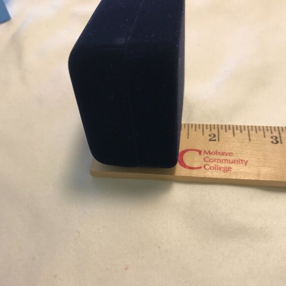 10K Diamond Accent Initial Pendant "L" In Velvet Box By Avon - Picture 15 of 15